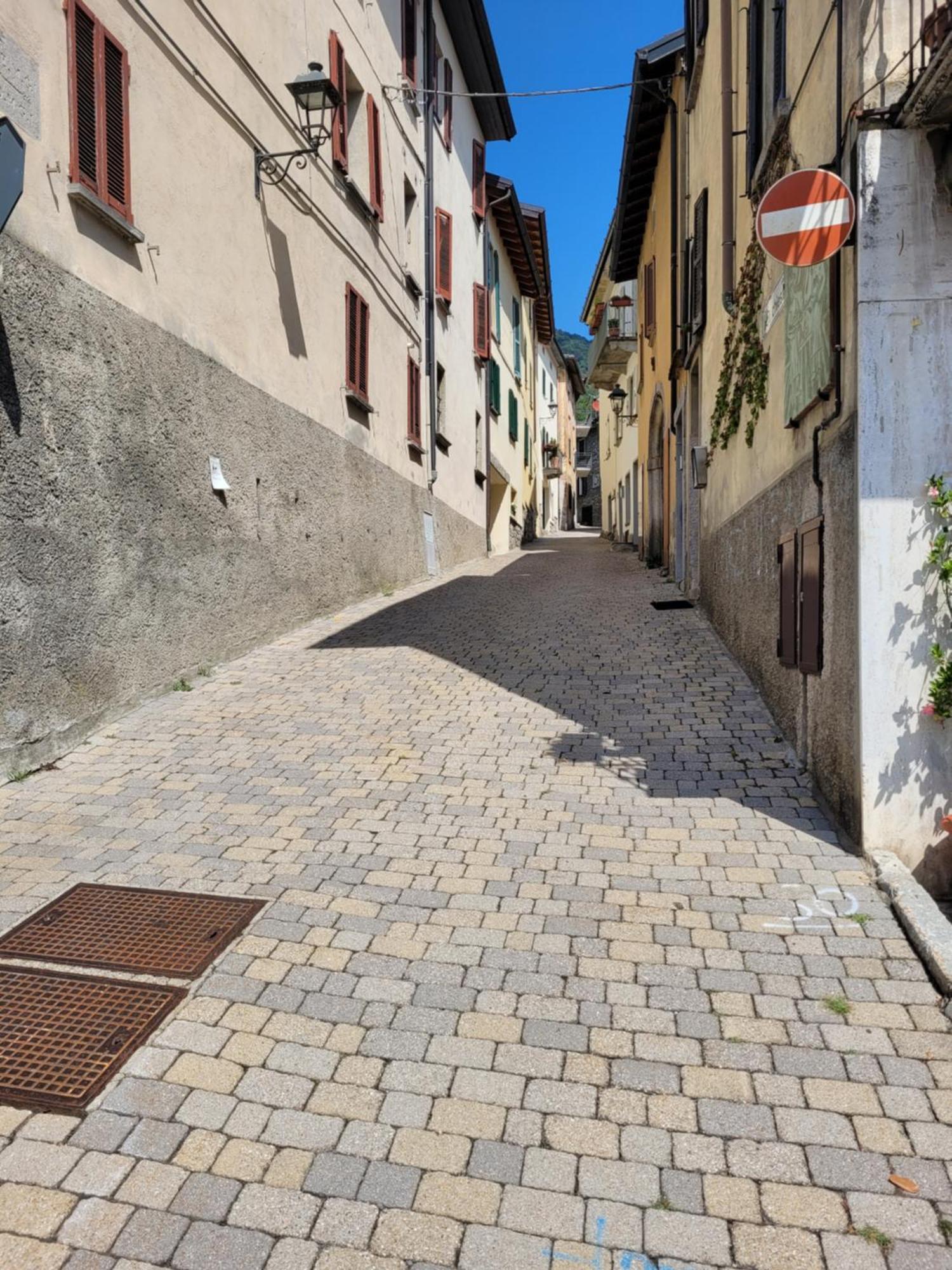 Casa Gianna Apartamento Castiglione dʼIntelvi Exterior foto